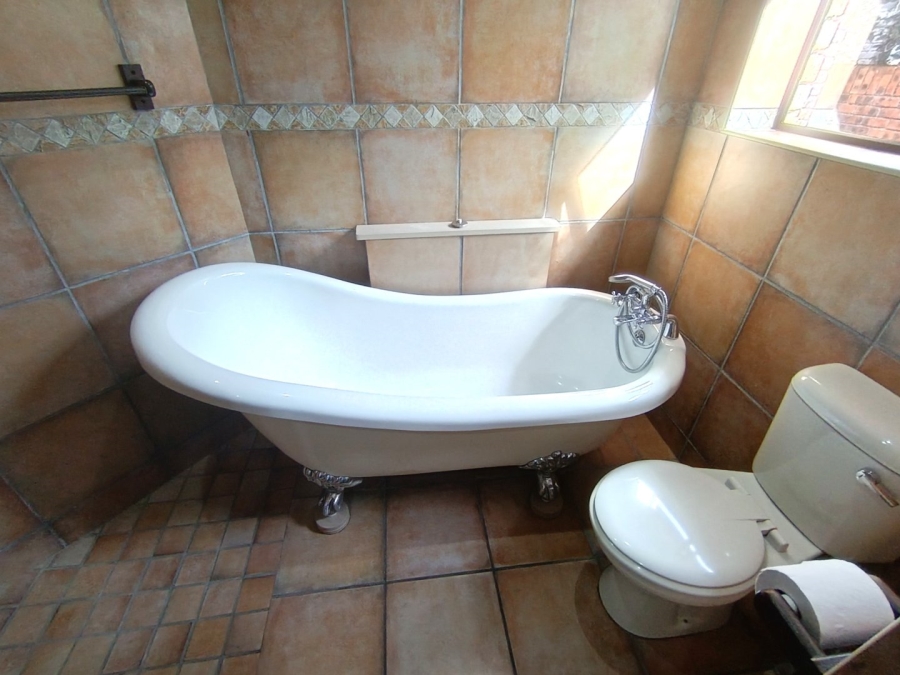 4 Bedroom Property for Sale in Herolds Bay Western Cape